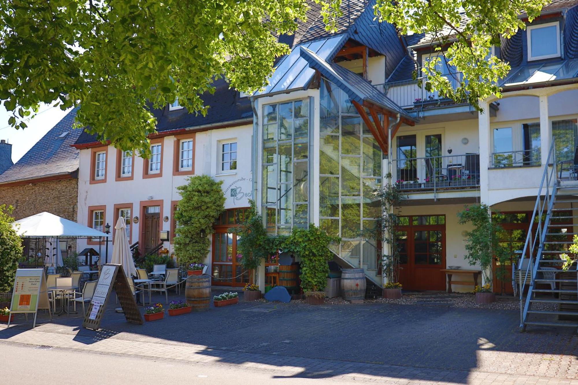 Ferienweingut & Gutsrestaurant Becker Apartamento Burgen  Exterior foto